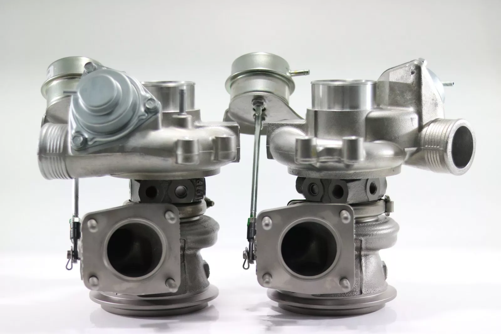 Turbocharger for McLaren 12C, MP4-12C 608/625HP (2011-2014) 49389-06000