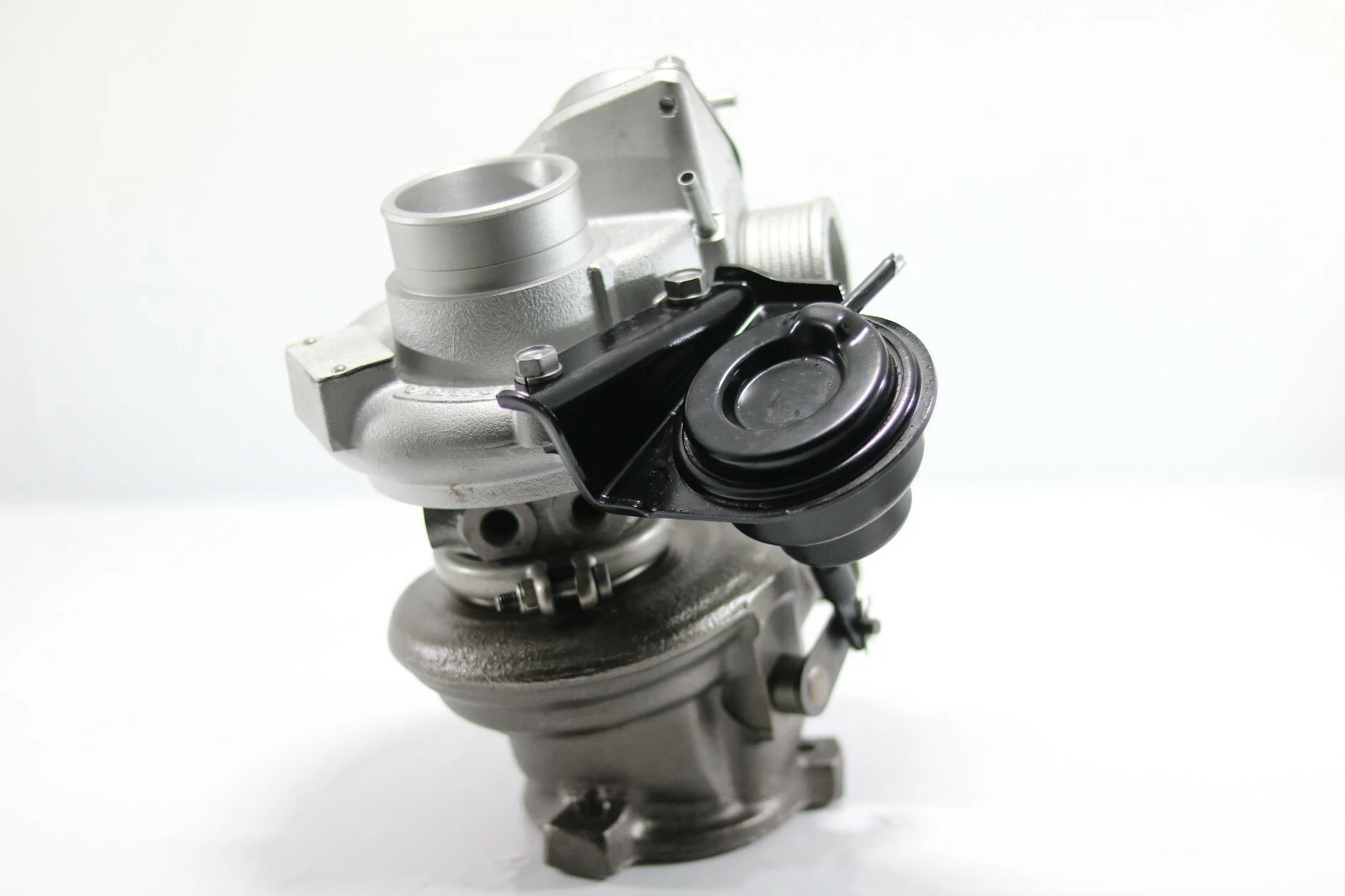 Turbocharger 49377-06150 Volvo S40 V40 850 2.0 190HP 142Kw 1993- Turbo 9443943 - Image 2